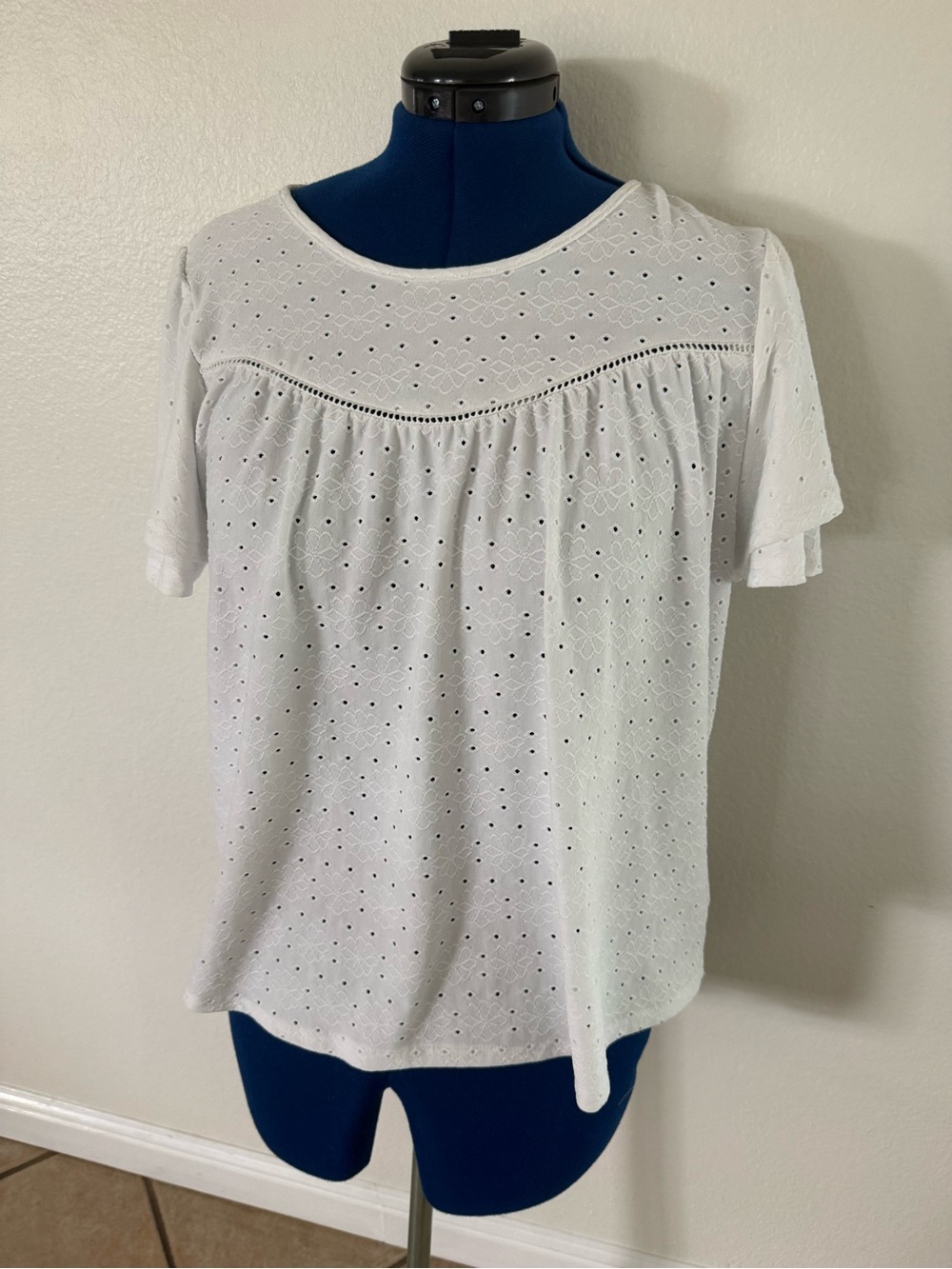 Nanette Lepore White Eyelet Short Sleeve Blouse